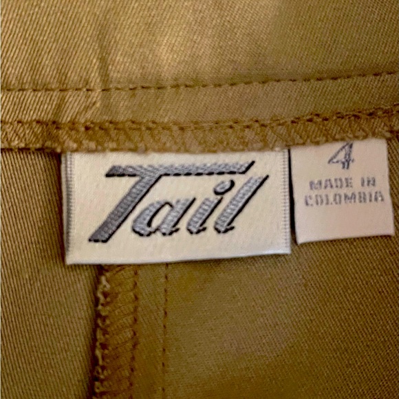 TAIL SHORTS - Picture 3 of 3